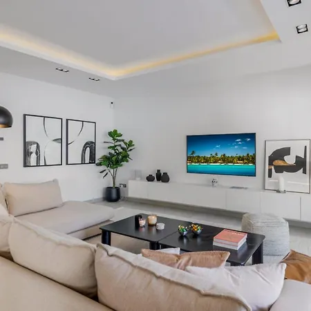Brand New Modern 5 Bdrm In Puerto Banus Apartman *