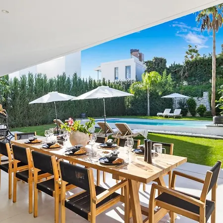 Brand New Modern 5 Bdrm In Puerto Banus Apartment Marbella