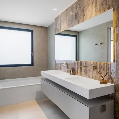 Brand New Modern 5 Bdrm In Puerto Banus Apartment Marbella