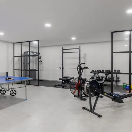 Brand New Modern 5 Bdrm In Puerto Banus Marbella