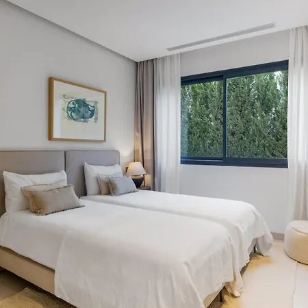 Brand New Modern 5 Bdrm In Puerto Banus