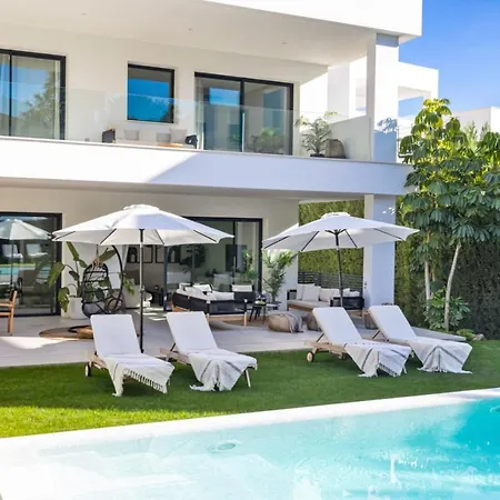 Brand New Modern 5 Bdrm In Puerto Banus *