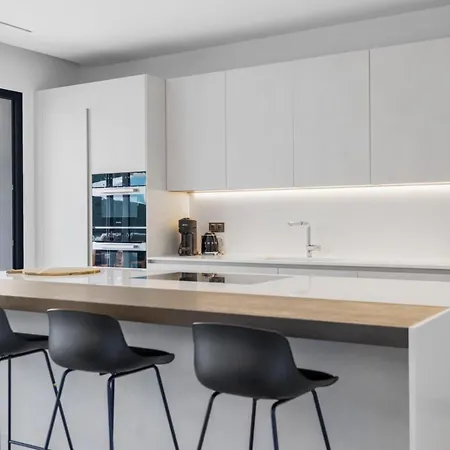Apartment Brand New Modern 5 Bdrm In Puerto Banus Marbella