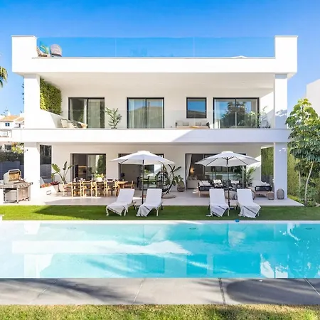 Brand New Modern 5 Bdrm In Puerto Banus * Marbella